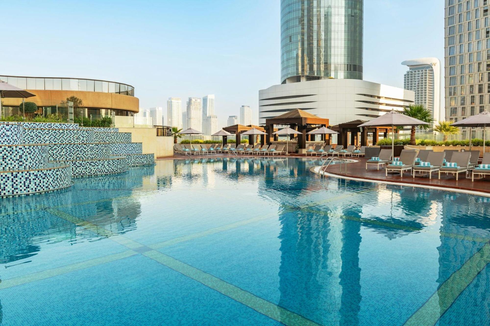 Grosvenor House, A Luxury Collection Hotel, Dubai Esterno foto The swimming pool at the hotel